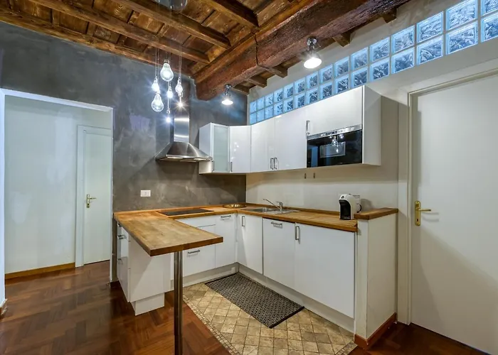 Exclusive 3br With View Over Campo De Fiori Irex דירה